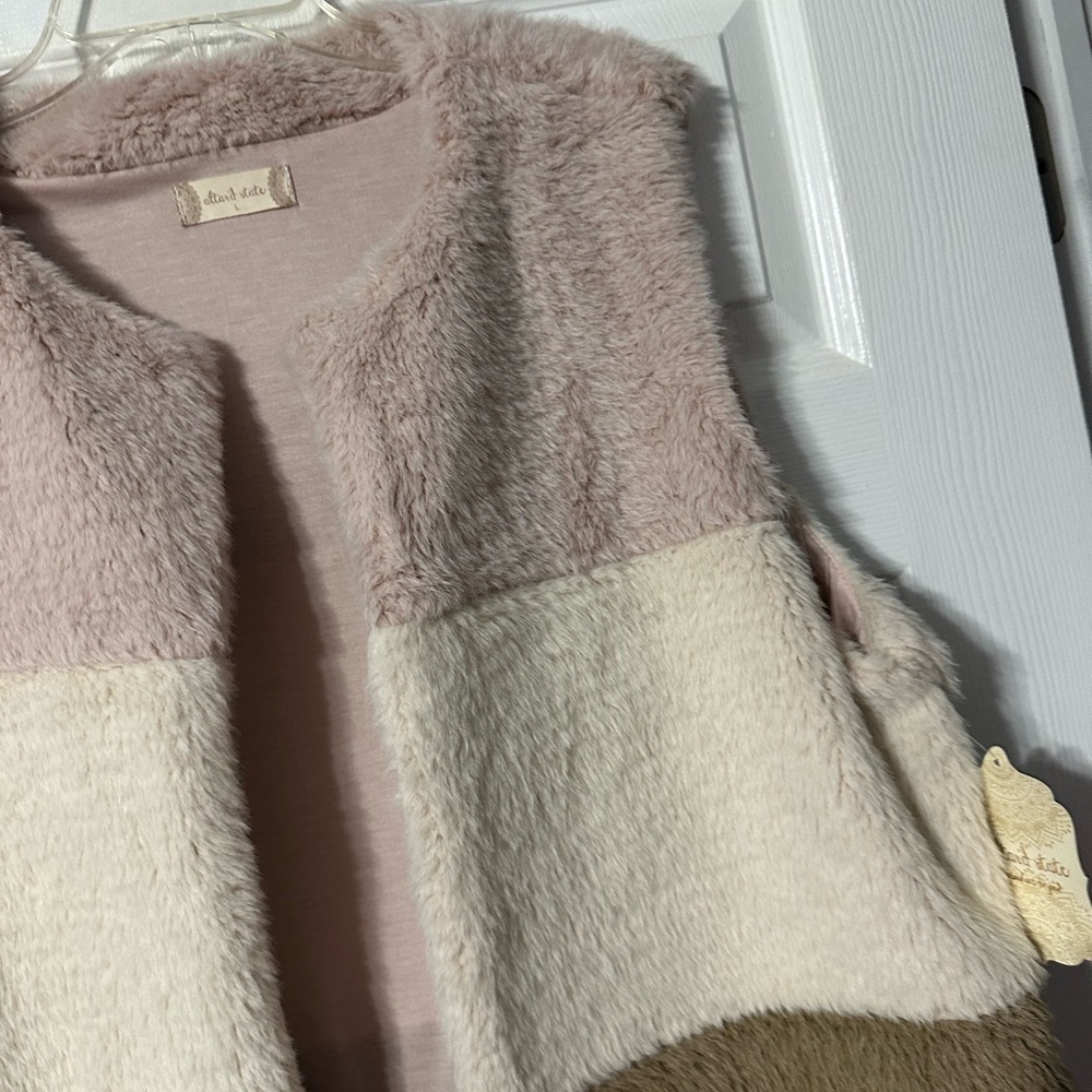Altar'd State Soft Neoplitan Colorblock Fuzzy Vest - Picture 6 of 16